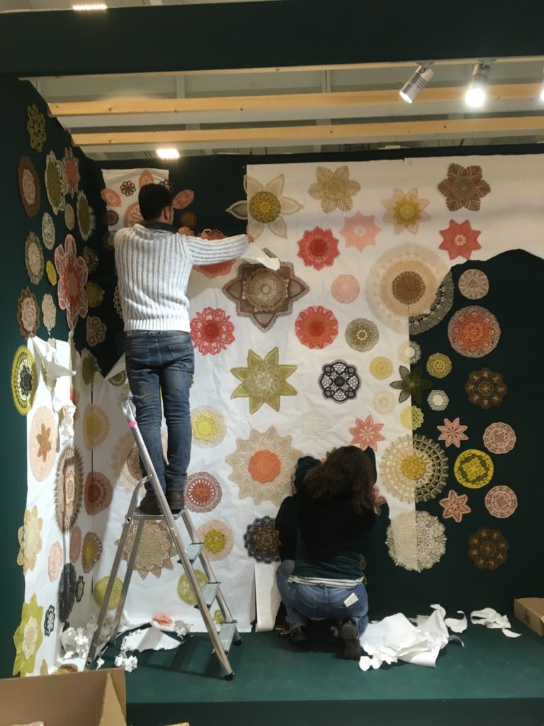 exposition-art-textile-salon-aiguille-en-fete-composition-dentelle-couleur-maillo-design-parc-des-expositions-porte-de-versaille-Paris