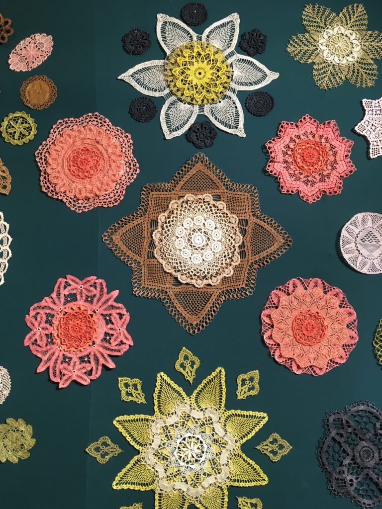 exposition-art-textile-salon-aiguille-en-fete-composition-dentelle-couleur-maillo-design-parc-des-expositions-porte-de-versaille-Paris