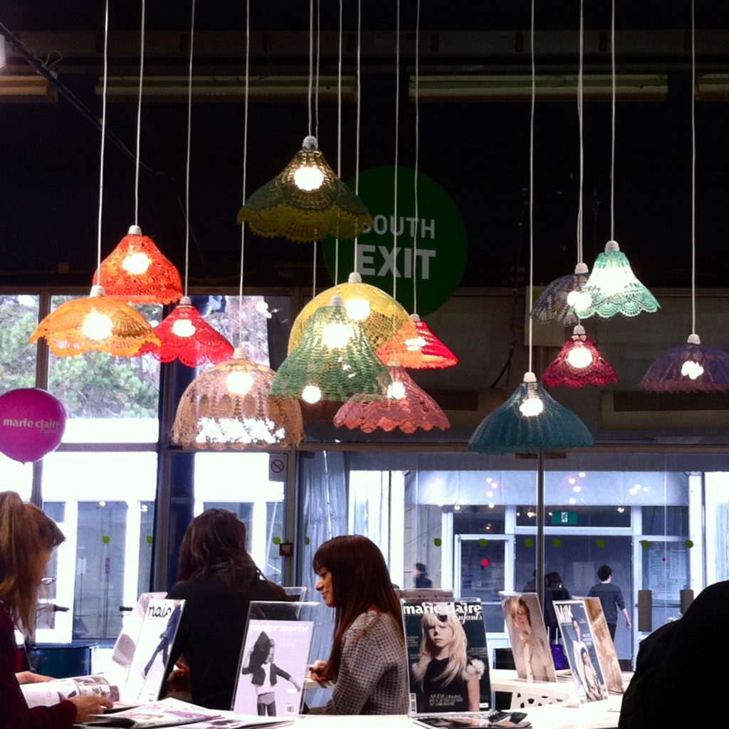 maillo-design-creation-textile-luminaire-dentelle-upcycling-salon-playtime-paris-presse