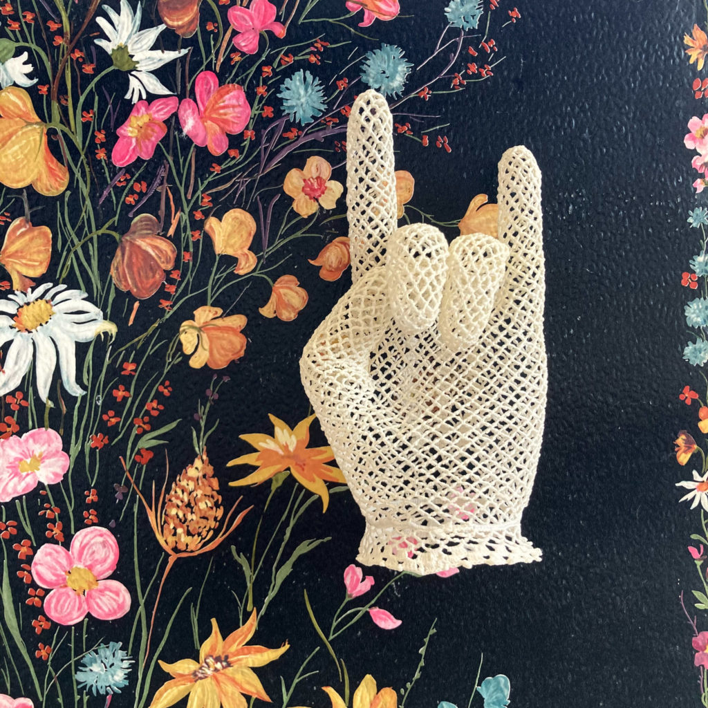 maillo-design-textile-dentelle-decoration-gants-emoticone-atelier-Clisson-Loire-atlantique