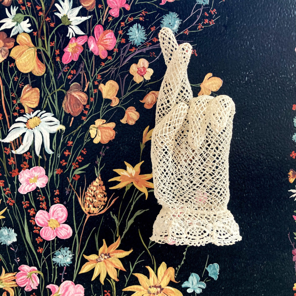 maillo-design-textile-dentelle-decoration-gants-emoticone-atelier-Clisson-Loire-atlantique