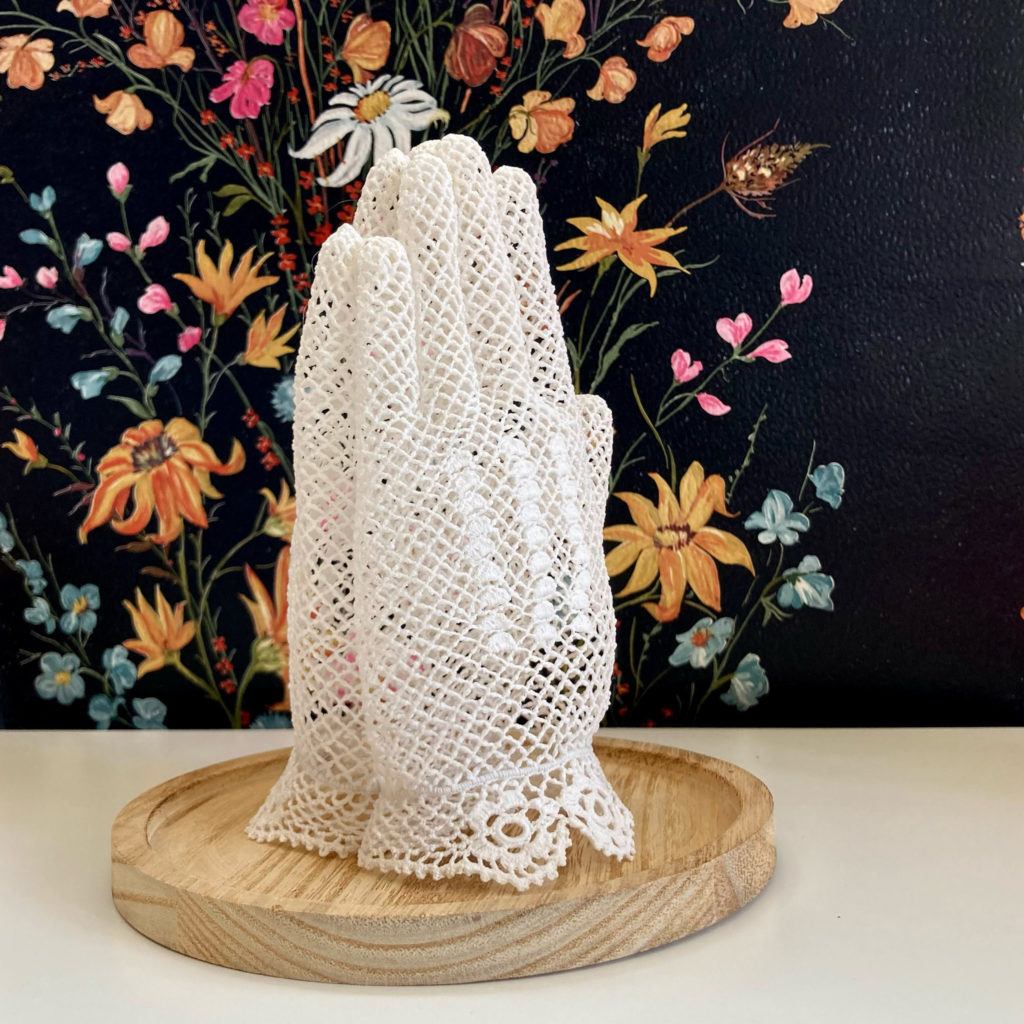 maillo-design-textile-dentelle-decoration-gants-emoticone-atelier-Clisson-Loire-atlantique