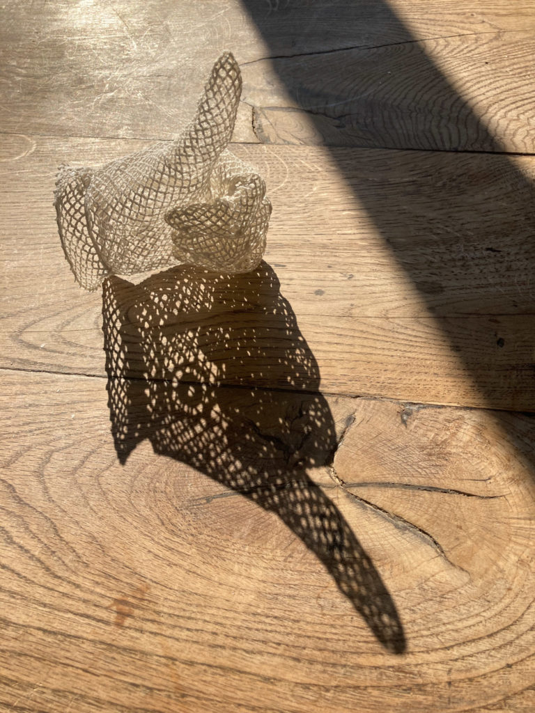 maillo-design-textile-dentelle-decoration-gants-emoticone-atelier-Clisson-Loire-atlantique