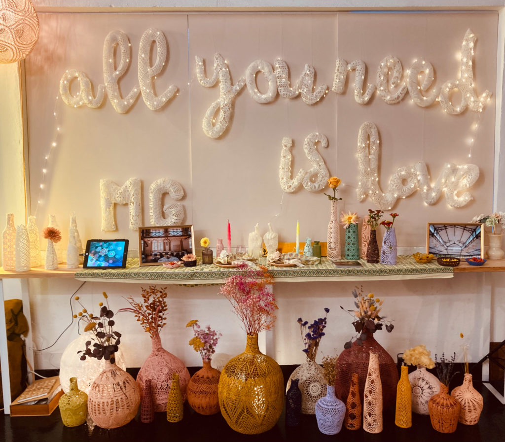 déco de mariage maillO design en dentelle pour le salon l'atelier wedding à la Cale 2 créateurs à Nantes par Geoffrey Arnoldy
