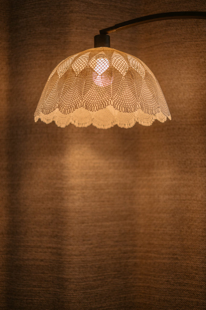 maillo-design-creation-textile-luminaire-dentelle-upcycling-doily-clisson-pays-de-la-loire