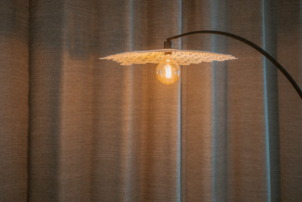 maillo-design-creation-textile-luminaire-dentelle-upcycling-doily-clisson-pays-de-la-loire