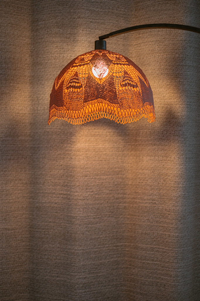 maillo-design-creation-textile-luminaire-dentelle-upcycling-doily-clisson-pays-de-la-loire