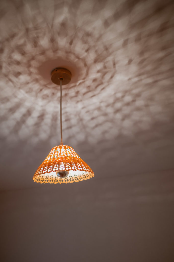 maillo-design-creation-textile-luminaire-dentelle-upcycling-doily-clisson-pays-de-la-loire