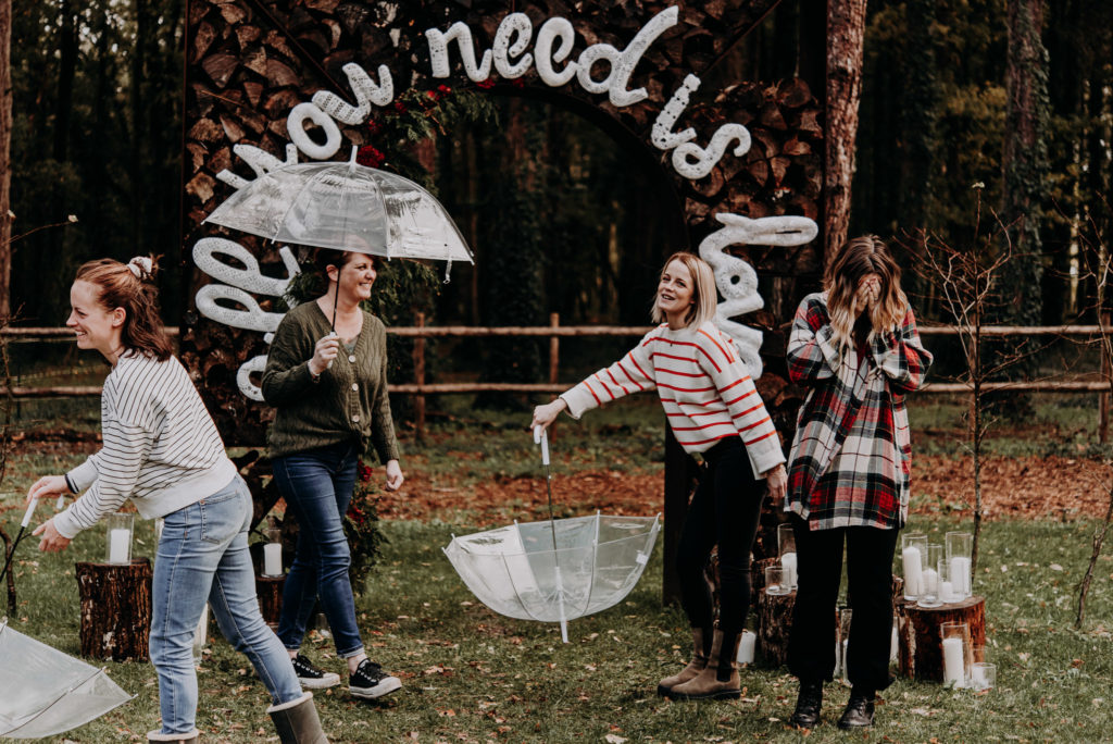 maillo-design-textile-dentelle-arche-deco-all-you-need-is-love-inspiration-mariage-domaine-du-Pan-pays-de-la-loire