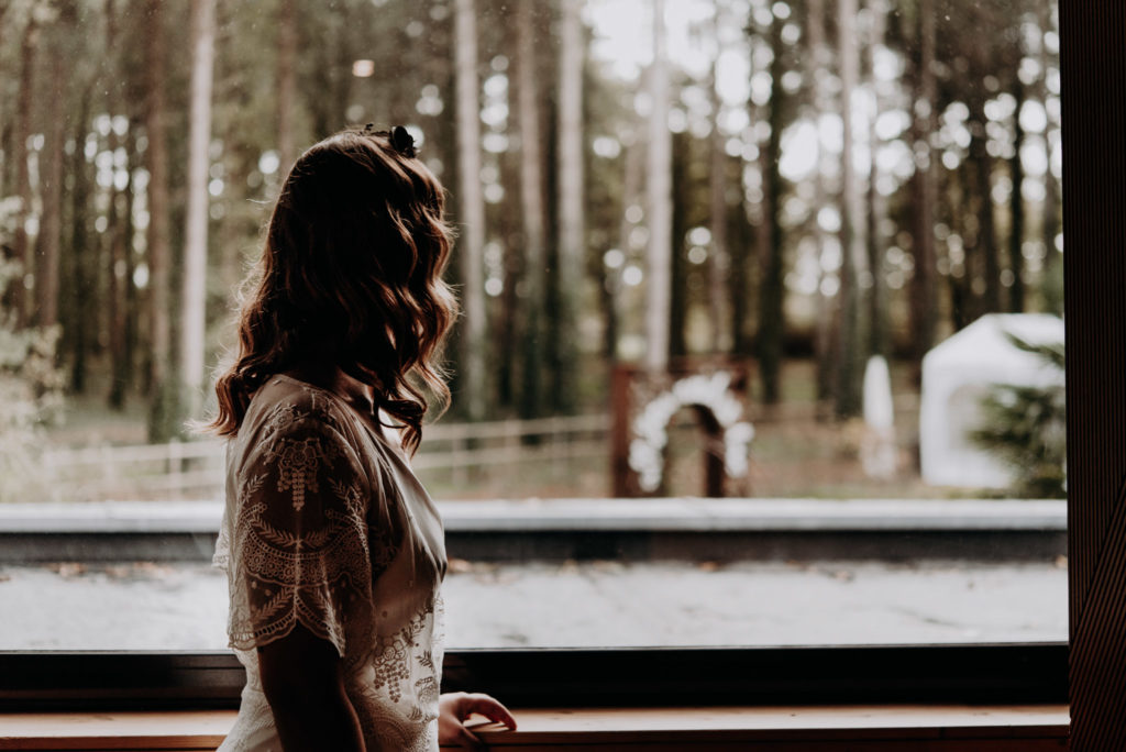 maillo-design-textile-dentelle-arche-deco-all-you-need-is-love-inspiration-mariage-domaine-du-Pan-pays-de-la-loire