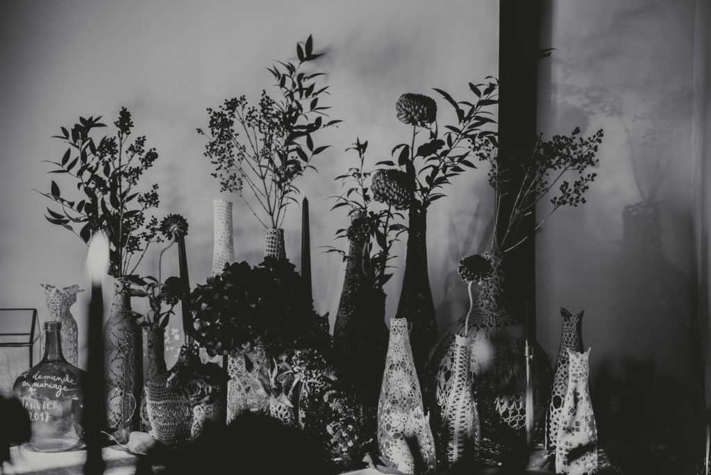 soliflores dentelle, décoration table mariage d'hiver, domaine de Pan, Pays de la Loire