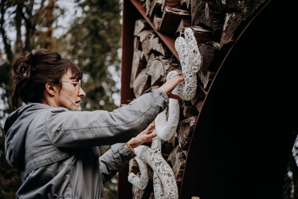 maillo-design-textile-dentelle-arche-deco-all-you-need-is-love-inspiration-mariage-domaine-du-Pan-pays-de-la-loire