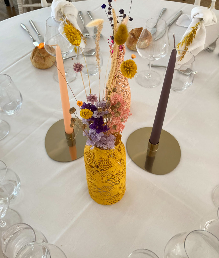 décoration mariage moderne, romantique et coloré au Manoir Les Landes Blanches. Les Sorinières. Loire Atlantique