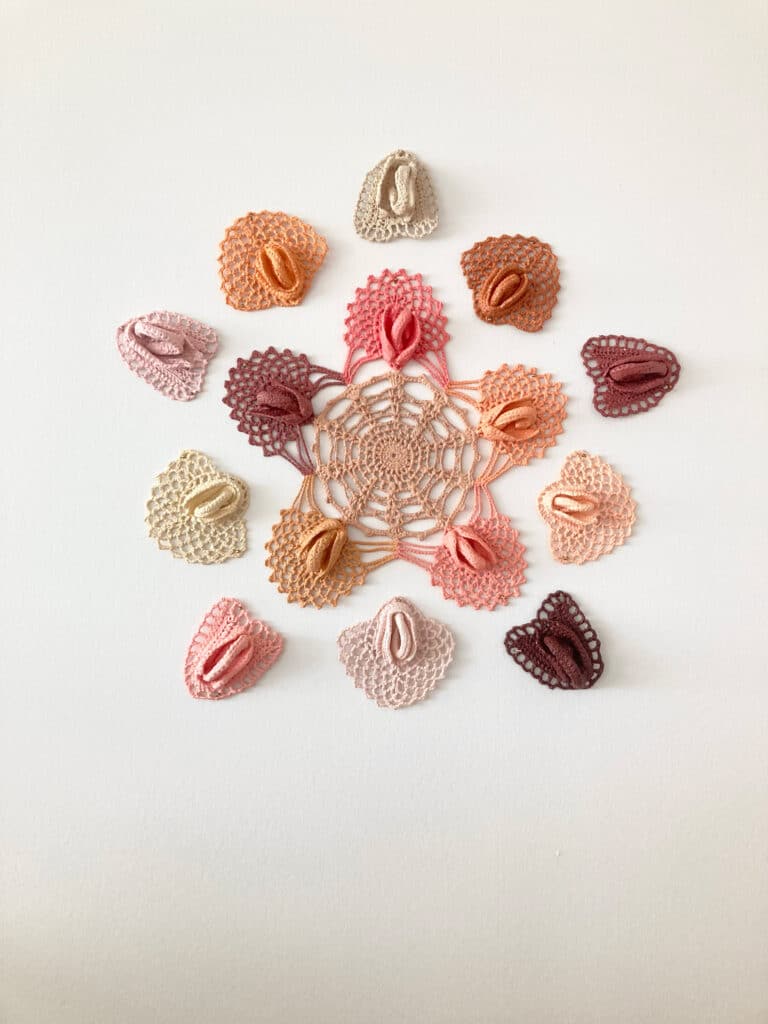 mandala vulves différentes carnation de l'artiste engagée Véronique Damart